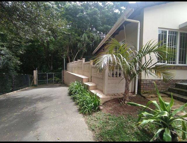2 BEDROOM TOWNHOUSE FOR SALE IN DAWNCLIFFE